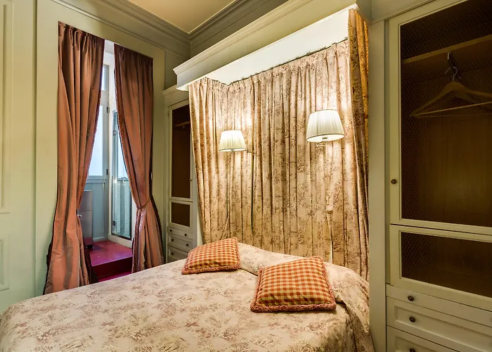 西斯廷娜卡萨赫贝拉特酒店 招待所