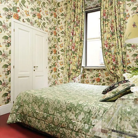 Casa Heberart Sistina 4* ローマ